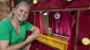 Svenja Zwetschge bewirbt sich als "Obst der Woche" und zeigt Singa ihr blaues Wunder! Svenja Zwetschge bewirbt sich als "Obst der Woche" und zeigt Singa ihr blaues Wunder!