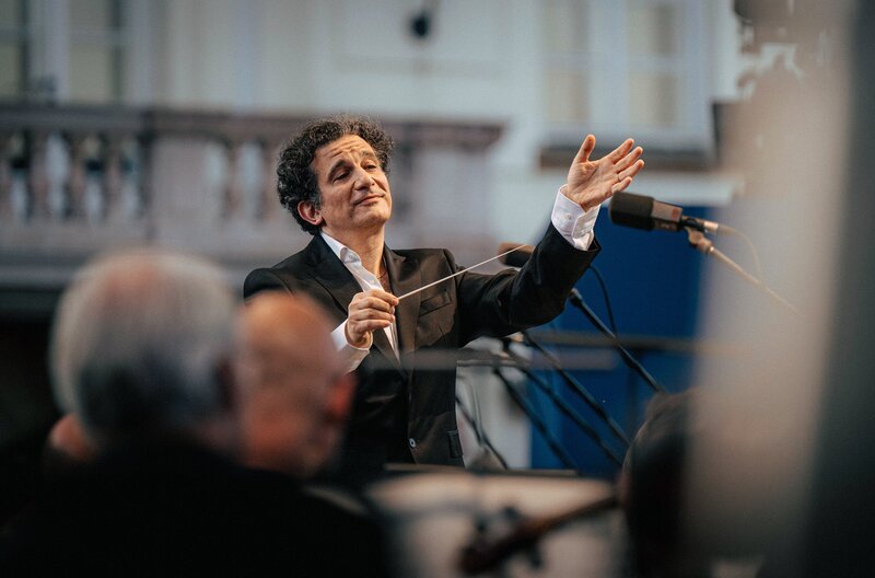 Bernstein und Dvořák in Prag – Konzert an der Prager Burg (F/CZ, 2026)