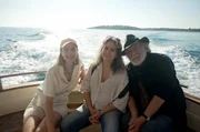 Stephanie Müller-Spirra mit Hollywoodschauspieler Rade Šerbedžija und seiner Frau und Regisseurin Lenka Udovički. Fahrt mit dem Wassertaxi auf die Theaterinsel Mali Brijun Stephanie Müller-Spirra mit Hollywoodschauspieler Rade Šerbedžija und seiner Frau und Regisseurin Lenka Udovički. Fahrt mit dem Wassertaxi auf die Theaterinsel Mali Brijun