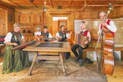 Hausmusik Kraft. Hausmusik Kraft.