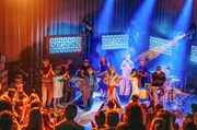 "Mediterrane Sounds – Träume und Küsten" feiert die musikalische Vielfalt des Mittelmeerraums als Klang- und Kulturwelt. "Mediterrane Sounds – Träume und Küsten" feiert die musikalische Vielfalt des Mittelmeerraums als Klang- und Kulturwelt.