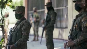 Mit einer verstärkten Polizei- und Militärpräsenz will Präsident Bukele El Salvador sicherer machen. Mit einer verstärkten Polizei- und Militärpräsenz will Präsident Bukele El Salvador sicherer machen.