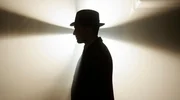 Gereon Rath (Volker Bruch) im Geheimversteck. Gereon Rath (Volker Bruch) im Geheimversteck.