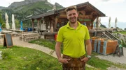 Im Almstüberl bewirtet Marco Hollaus jede Saison tausende Wanderer und Kletterer. Im Almstüberl bewirtet Marco Hollaus jede Saison tausende Wanderer und Kletterer.