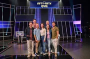 Moderator Fabian Köster (l.) mit den Kandidatinnen und Kandidaten: Alex Schlüter, Michael Kessler, Bettina Lamprecht, Thorsten Schröder, Rhea Harder-Vennewald und Raúl Richter (v. l. n. r.). Moderator Fabian Köster (l.) mit den Kandidatinnen und Kandidaten: Alex Schlüter, Michael Kessler, Bettina Lamprecht, Thorsten Schröder, Rhea Harder-Vennewald und Raúl Richter (v. l. n. r.).