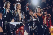 Deutschland ganz laut! "Terra X History" feiert Rocklegenden aus Ost und West, wie die Scorpions aus Hannover, BAP aus Köln, die Puhdys und Karat aus Ost-Berlin. Deutschland ganz laut! "Terra X History" feiert Rocklegenden aus Ost und West, wie die Scorpions aus Hannover, BAP aus Köln, die Puhdys und Karat aus Ost-Berlin.