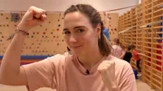 Melly stellt sich einer besonderen Herausforderung: dem Ninja-Turnen. Dabei muss sie einen Hindernisparcours in unter einer Minute schaffen. Geschicklichkeit und Schnelligkeit sind gefragt. Melly stellt sich einer besonderen Herausforderung: dem Ninja-Turnen. Dabei muss sie einen Hindernisparcours in unter einer Minute schaffen. Geschicklichkeit und Schnelligkeit sind gefragt.