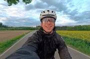 In 17 Tagen mit dem Rad von Norddeutschland nach Rom – Felix setzt sich immer neue Herausforderungen. In 17 Tagen mit dem Rad von Norddeutschland nach Rom – Felix setzt sich immer neue Herausforderungen.
