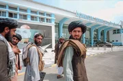 Taliban am Flughafen Kabul. Taliban am Flughafen Kabul.