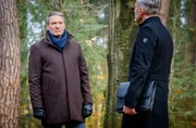Christoph (Dieter Bach l.) ist gegenüber Martin (René Rüprich r.) zuversichtlich, dass Sophia in seine Falle tappen wird. Christoph (Dieter Bach l.) ist gegenüber Martin (René Rüprich r.) zuversichtlich, dass Sophia in seine Falle tappen wird.