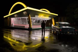 Ray Kroc (Michael Keaton) hat eine Vision: Er will eine ganze Kette mit modernen McDonalds-Filialen er&ouml;ffnen.