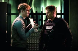 L-R: Theo (Matthias Schweigh&ouml;fer) und Luke Steiner (Til Schweiger)