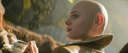 Emma Corrin (Cassandra Nova).