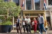 Alles Käse! Die Reisegruppe in Gouda. Jochen Schropp, Matthias Steiner, Regina Halmich, Bettina Tietjen, Sven Martinek und Evelyn Weigert (v. l. n. r.). Alles Käse! Die Reisegruppe in Gouda. Jochen Schropp, Matthias Steiner, Regina Halmich, Bettina Tietjen, Sven Martinek und Evelyn Weigert (v. l. n. r.).