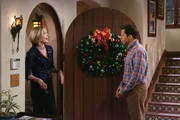 Alan (Jon Cryer, r.) ist überrascht, als plötzlich auch noch Dorothy (Susan Sullivan, l.) vor der Tür steht ... Alan (Jon Cryer, r.) ist überrascht, als plötzlich auch noch Dorothy (Susan Sullivan, l.) vor der Tür steht ...