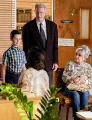 (v.l.n.r.) Sheldon Cooper (Iain Armitage); Dr. Linkletter (Ed Begley jr.); Connie "Meemaw" Tucker (Annie Potts)