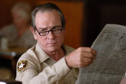 Noch ahnt Sheriff Bell (Tommy Lee Jones) nicht, dass auf ihn eine Jagd nach der Inkarnation des B&ouml;sen wartet ...