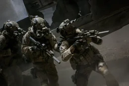 Die Navy SEALs k&ouml;nnen Osama bin Laden in seinem Versteck ausfindig machen und t&ouml;ten ...