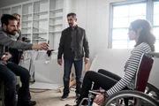 Kensi (Daniela Ruah, r.) wird immer noch von Sullivan (Kurt Yaeger, l.) festgehalten, der sich an dem NCIS r&auml;chen m&ouml;chte. Doch werden es ihre Kollegen rechtzeitig schaffen, sie zu retten?