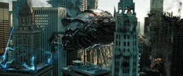 Zwischen den beiden verfeindeten Roboterclans der Autobots und der Decepticons kommt er erneut zu einem knallharten Roboterkrieg, der die Welt an den Rand der totalen Vernichtung bringt ...