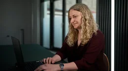 Die Sozialwissenschaftlerin Mareike St&uuml;renburg beobachtet viele Modifikationen in Spielen, "die entweder die Diversit&auml;t aus den Spielen entfernen oder explizit rechtsextreme Symbole einf&uuml;gen.&ldquo;