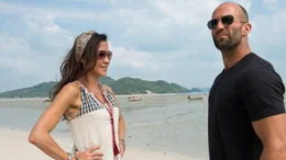 Mae (Michelle Yeoh) und Arthur Bishop (Jason Statham)