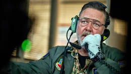 AF Capt. Eddie Grimm (Russell Crowe)