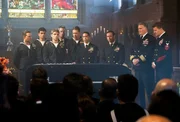 Sonny Quinn (AJ Buckley), Brock (Justin Melnick), Clay Spenser (Max Thieriot), Trent (Tyler Grey), Ray Perry (Neil Brown Jr.), Lieutenant Commander Eric Blackburn (Judd Lormand), Harrington (Michael McGrady) und Jason Hayes (David Boreana)z., von links nach rechts. Sonny Quinn (AJ Buckley), Brock (Justin Melnick), Clay Spenser (Max Thieriot), Trent (Tyler Grey), Ray Perry (Neil Brown Jr.), Lieutenant Commander Eric Blackburn (Judd Lormand), Harrington (Michael McGrady) und Jason Hayes (David Boreana)z., von links nach rechts.