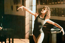 Alex Owens (Jennifer Beals, Bild) tr&auml;umt davon, aufs Konservatorium zu gehen und eine klassische Ballettausbildung zu erhalten.