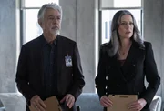 David Rossi (Joe Mantegna, l.); Emily Prentiss (Paget Brewster, r.)