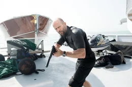 Als ausordentlich ausgebildeter und hocheffizienter Assassine ist Arthur Bishop (Jason Statham) auch nach seinem vorget&auml;uschten Tod im Ruhestand noch f&uuml;r seine K&uuml;nste gefragt. Damit hat Bishop jedoch ein Problem...
