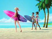 Teenagerin Merliah (Barbie, li.) gehört in Malibu zu den Besten auf dem Surfbrett. Teenagerin Merliah (Barbie, li.) gehört in Malibu zu den Besten auf dem Surfbrett.