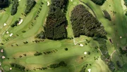 Luftaufnahme eines Golfplatzes