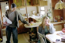 Premiere: "8 Mile". Im Bild: Jimmy (Eminem) ist pleite und zieht wieder zu seiner Mutter (Kim Basinger).