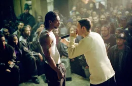 Premiere: "8 Mile". Im Bild: Jimmy (Eminem) findet endlich seine Stimme in einem Rap-Battle gegen seinen Rivalen Lotto (Nashawn Breedlove).