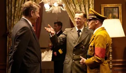 Von links: Alexander Scheer (Josef Terboven), Rolf Lassg&aring;rd (Thorsten Akrell) und Damien Chapelle (Andor Gellert).
