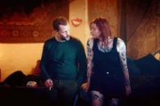 Adrien (Nicolas Duvauchelle) und Nastya (Henny Reents) nähern sich nach Monaten der Funkstille wieder an. Adrien (Nicolas Duvauchelle) und Nastya (Henny Reents) nähern sich nach Monaten der Funkstille wieder an.