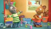 Pip hat sich die interessantesten Bauteile für seine Murmelbahn ausgesucht. Für Posy bleibt nicht mehr viel übrig. Pip hat sich die interessantesten Bauteile für seine Murmelbahn ausgesucht. Für Posy bleibt nicht mehr viel übrig.