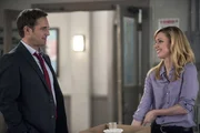 M&uuml;ssen einen neuen Mordfall l&ouml;sen: Jake (Josh Lucas, l.) und Frankie (Meg Steedle, r.) ...
