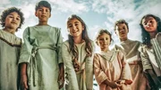 Kinder: Joshua (Noah Cottrell), Abigail (Reina Ozbay). Und als weitere Kinder: Eshan Inamdar, Nyah Marie Johnson, Gabriel Putnam, Jojo Regina, Stella Rose