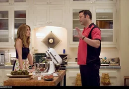 Die Beziehung zwischen Brooke (Jennifer Aniston, l.) und Gary (Vince Vaughn, r.) h&auml;ngt an einem seidenen Faden, nachdem jedes ihrer Gespr&auml;ch in einem Streit zu enden scheint ...