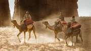 Ranger patrouillieren auf Kamelen durch das Ennedi-Plateau. Kamele können wochenlang ohne einen Tropfen auskommen. Endlich am Wasser, trinken sie bis zu 200 Liter auf einmal. Ranger patrouillieren auf Kamelen durch das Ennedi-Plateau. Kamele können wochenlang ohne einen Tropfen auskommen. Endlich am Wasser, trinken sie bis zu 200 Liter auf einmal.
