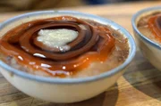 Wer in Taiwan zu sp&auml;ter Stunde Hei&szlig;hunger hat, sollte sich U&aacute;nn-ku&eacute;, eine Reispaste in So&szlig;e, nicht entgehen lassen.