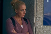 Gruppeninspektorin Penny Lanz (Lilian Klebow) fühlt sich abgestoßen von der Geschichte, die sie mit Erik Maurer erlebt hat. Gruppeninspektorin Penny Lanz (Lilian Klebow) fühlt sich abgestoßen von der Geschichte, die sie mit Erik Maurer erlebt hat.