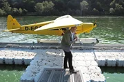 Axel Bulthaupt fliegt mit dem einzigen Wasserflugzeug an der Mosel. Eines von dreien in Deutschland.
