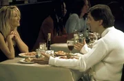Caitlin (Heather Locklear, l.) sucht nach dem Ende ihrer Beziehung zu Mike neue Verabredungen und trifft sich mit Lloyd (Carlos Jacott, r.) zum Essen. Caitlin (Heather Locklear, l.) sucht nach dem Ende ihrer Beziehung zu Mike neue Verabredungen und trifft sich mit Lloyd (Carlos Jacott, r.) zum Essen.