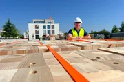 Max Wörner auf der Baustelle. Max Wörner auf der Baustelle.