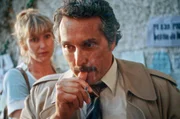 Jacques (Vincent Elbaz) fordert seine Informantin Claudine (Manon Kneusé) dazu auf, von nun an mit einem Aufnahmegerät zu arbeiten. Jacques (Vincent Elbaz) fordert seine Informantin Claudine (Manon Kneusé) dazu auf, von nun an mit einem Aufnahmegerät zu arbeiten.