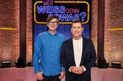 Treten bei "Wer wei&szlig; denn sowas?" als Kandidaten an: Der Fernsehmoderator Jens Riewa (r.) und der Fernsehmoderator Ralph Caspers (l.).
