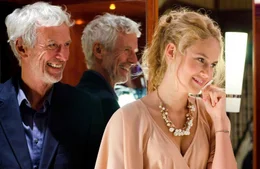 F&uuml;r Esters Vater Paul (Mathieu Carri&egrave;re, l.) und ihre Schwester Lilly (Elena Carri&egrave;re, r.) ist es v&ouml;llig unverst&auml;ndlich, warum Ester sich seit ihrer Erblindung nicht mehr helfen lassen m&ouml;chte. Da ger&auml;t Ester ins Visier eiskalter M&ouml;rder.